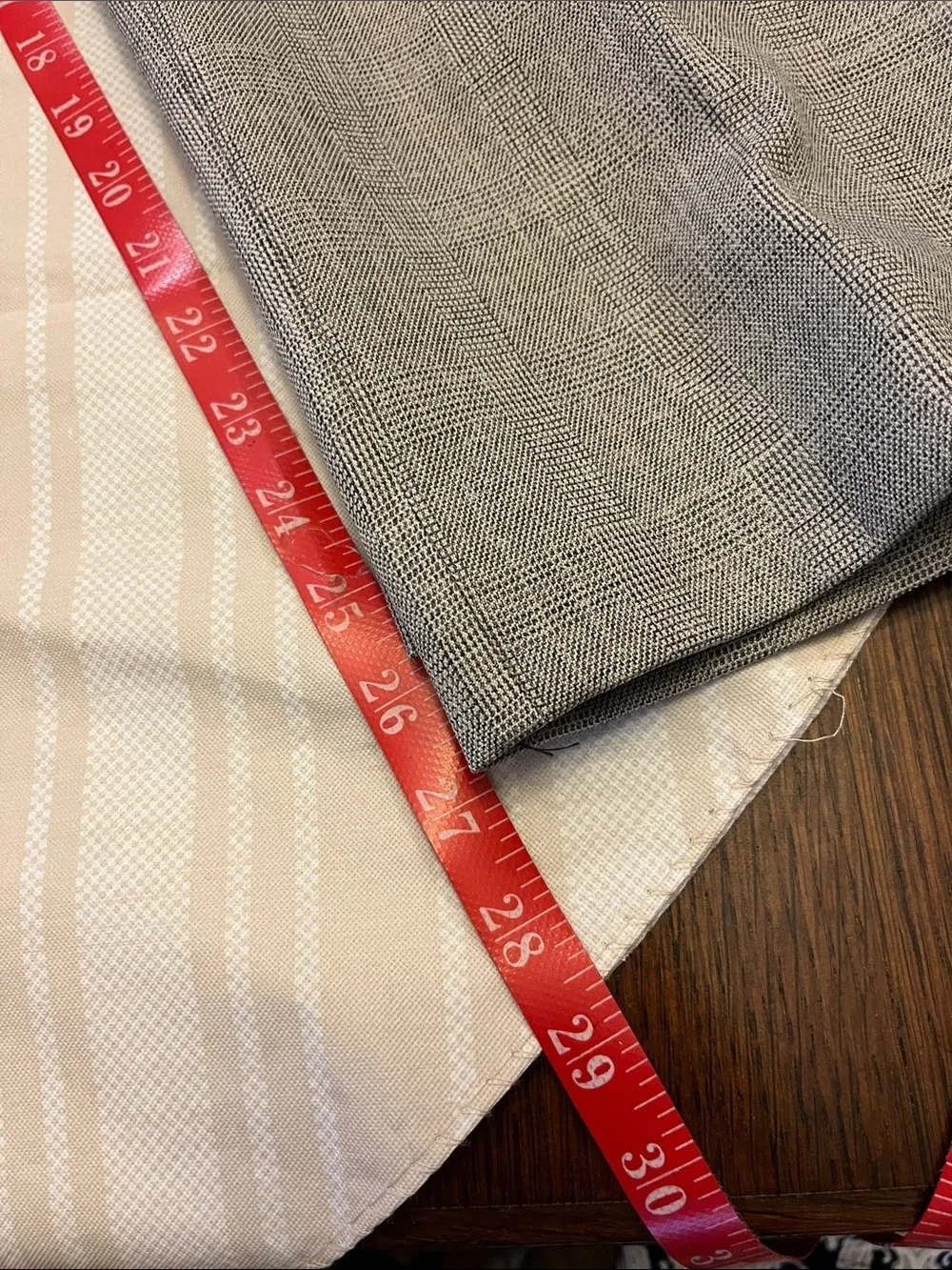 Blacker Women's Light Gray Two-Piece Suit - Tailored Blazer & Matching Pants.